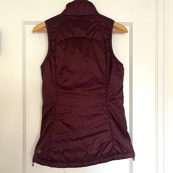 Lululemon Layer Up Reversible Insulated Vest in Bordeaux and Red | Size 4 - Picture 6 of 16